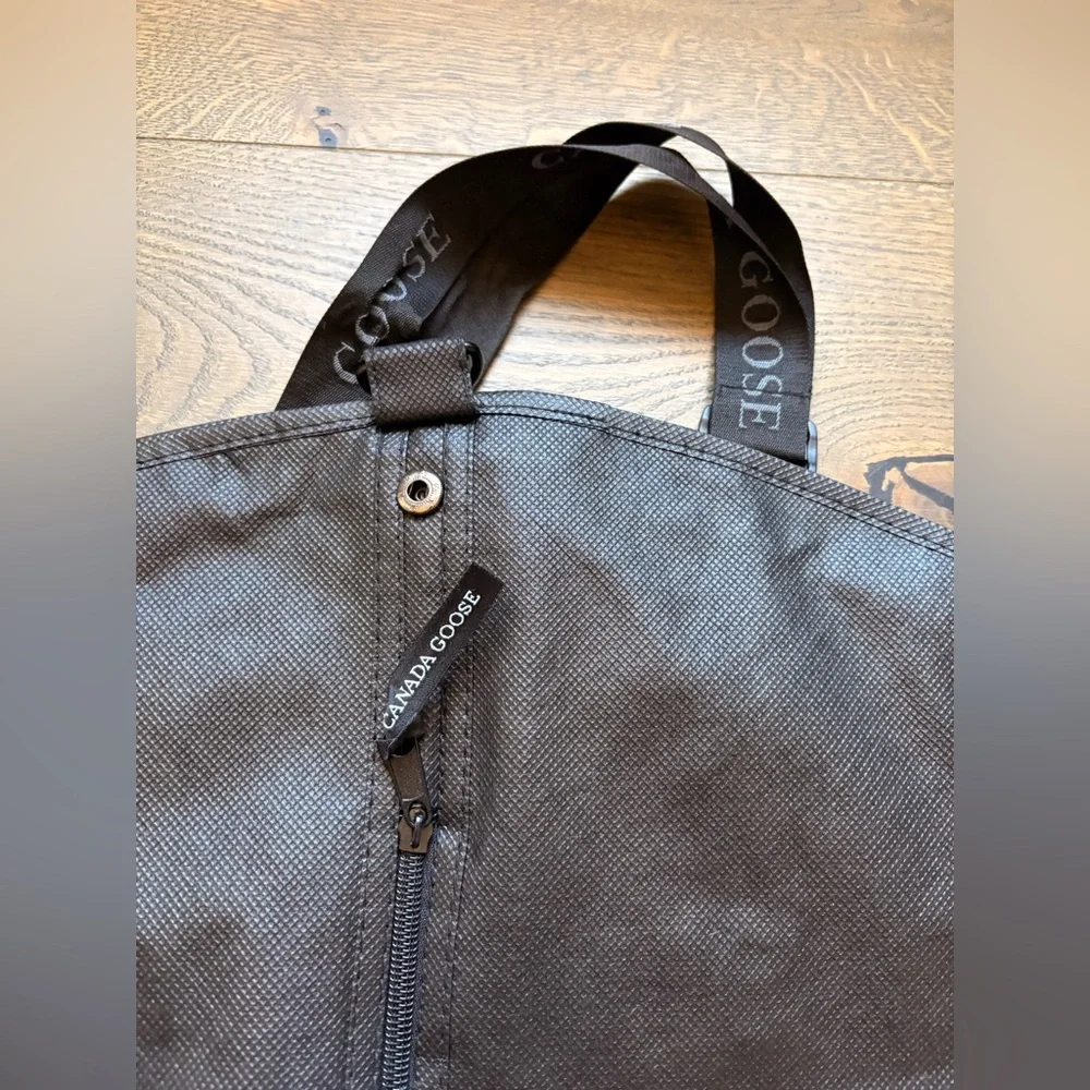 Canada Goose Travel Garment Bag With Logo Adjustable Straps / Warranty Card